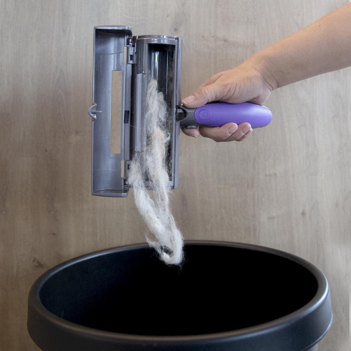 Pet Hair Roller with Light – Lint Remover for Clothes, Furniture & Pets