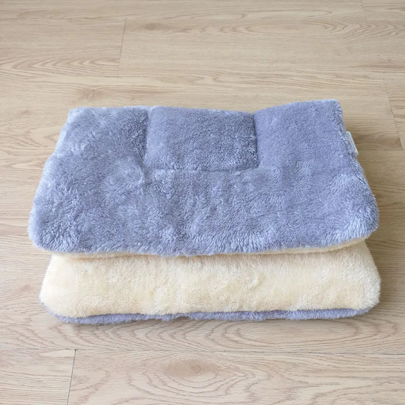 Warm Fleece Pet Mat – Travel Cushion Blanket for Small & Large Dogs