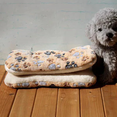 Warm Fleece Pet Mat – Travel Cushion Blanket for Small & Large Dogs
